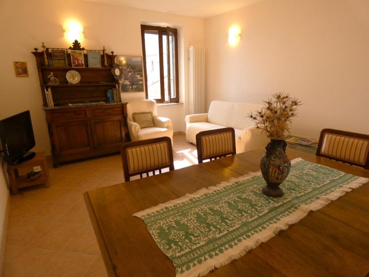 Scappo In Umbria, La Casa Di Eude Apartment Асизи Екстериор снимка