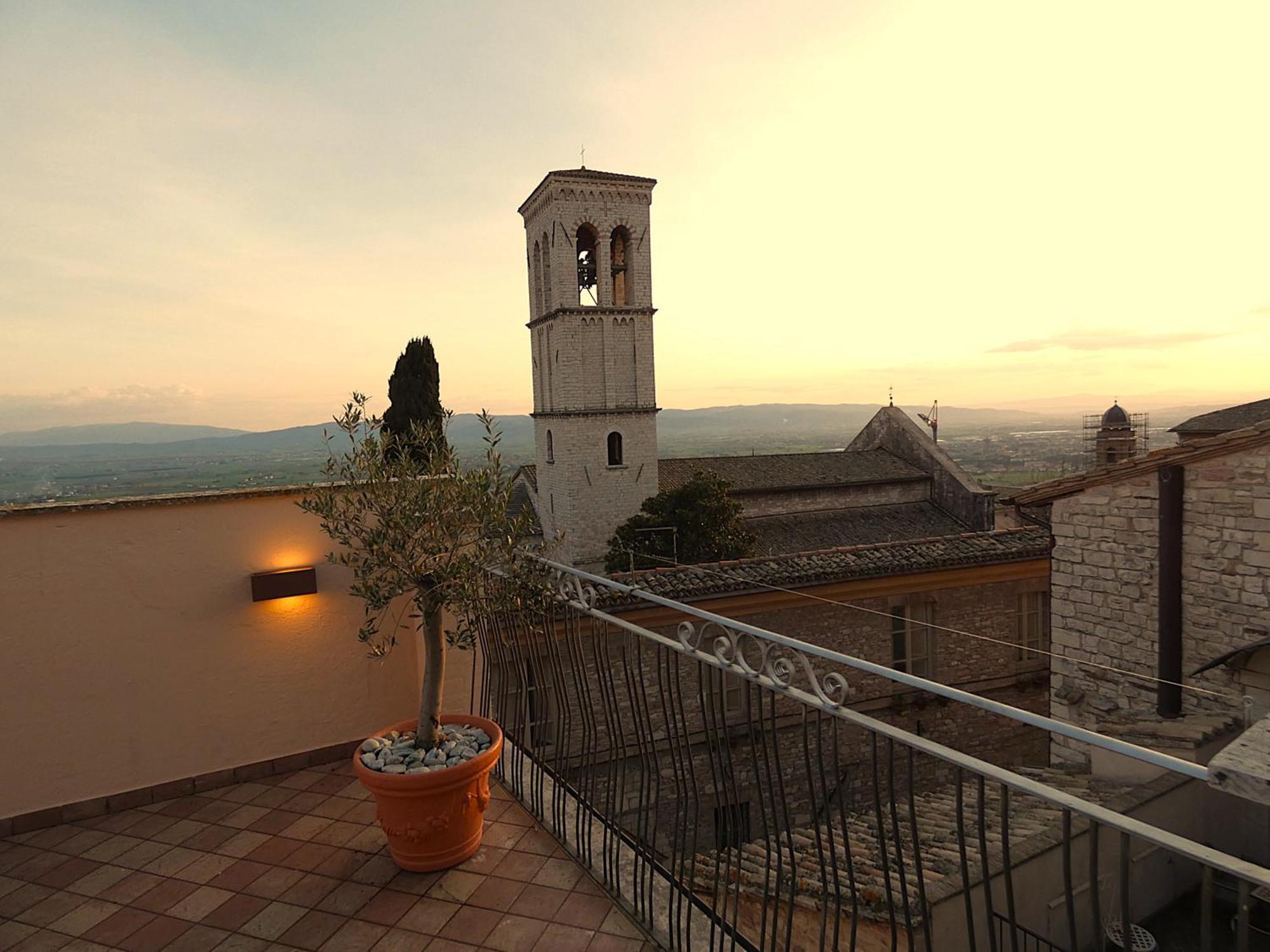 Scappo In Umbria, La Casa Di Eude Apartment Асизи Екстериор снимка